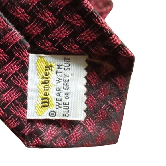 Vintage Wembley Red & Black Checkered Mens Tie - Picture 2 of 3